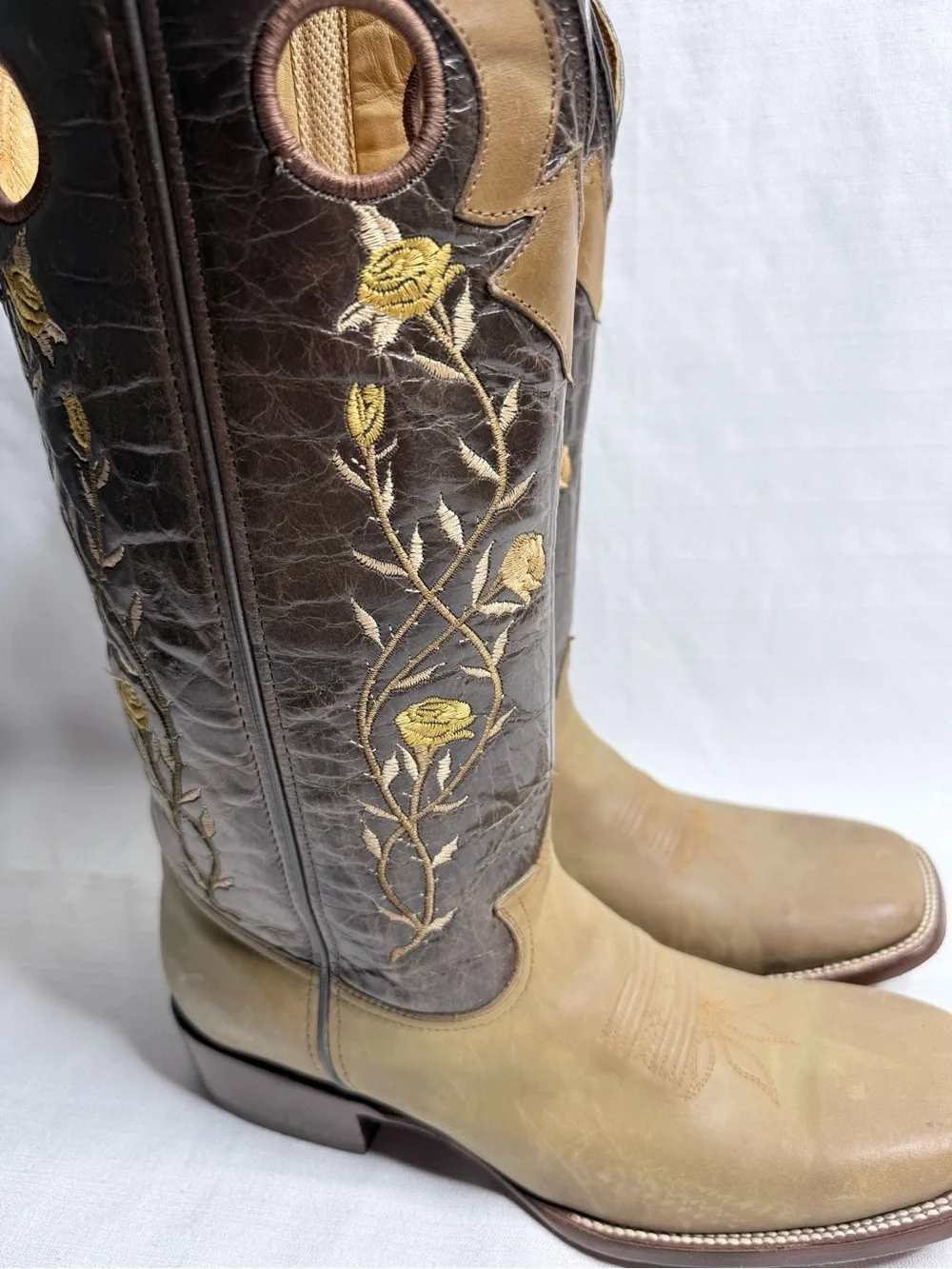 Denver Mountain Men’s Western Cowboy Boots Floral Embroidered Leather 10.5